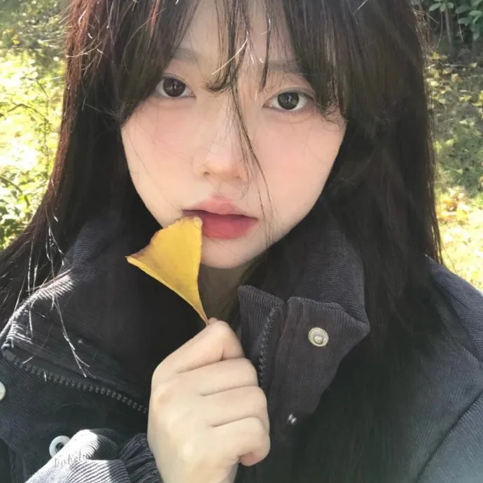 吮拇指的人